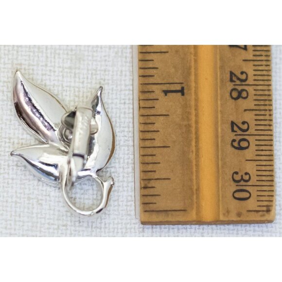 Vintage Silver Tone Elven Leaves Clip On Earrings by Coro - T23 - Picture 3 of 3